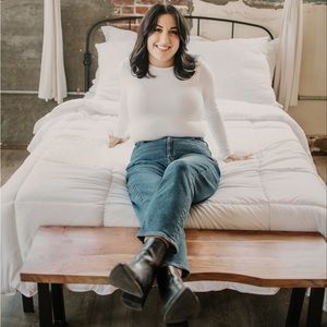 Hi! A little info about me and my closet! 🤍